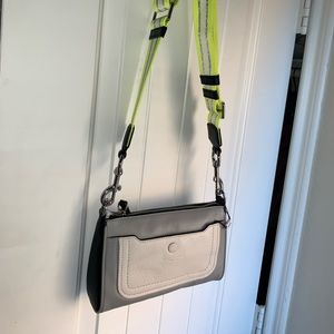 ⭐️Authentic⭐️ Marc Jacobs zip top crossbody